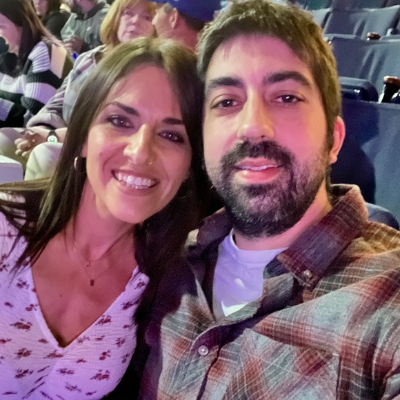 BEHIND THE CLOSET 🛍📦 - Picture 2 of 4